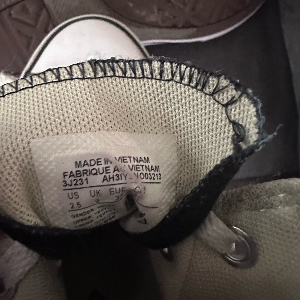 Converse Allstars Chuck Taylor Black Hi Tops kids 2.5 youth - Picture 5 of 5